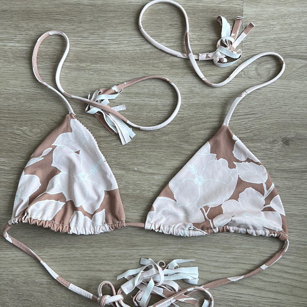 Used one time only Acacia size M